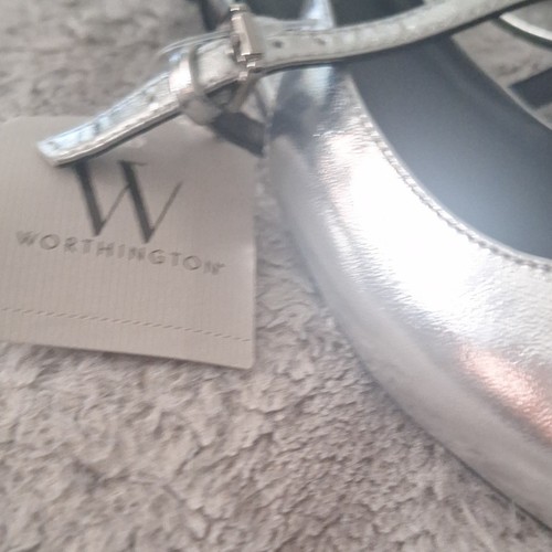 Worthington Silver Pointed Toe Flats Buckle Accent Women's Size - photo 3