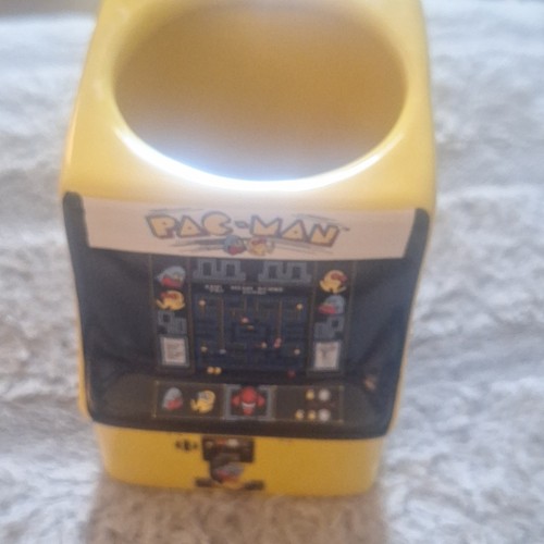 Paladone Pac-Man Arcade Cabinet Shaped Ceramic Mug - photo 3