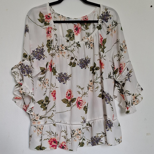 Fever White Floral Ruffle Sleeve Scoop Neck Pullover Blouse 1X