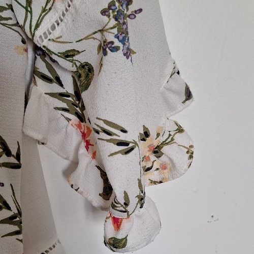 Fever White Floral Ruffle Sleeve Scoop Neck Pullover Blouse 1X - photo 3