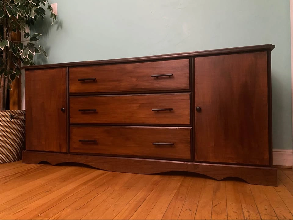 FREE DELIVERY: Long Hutch $325 (HRM)