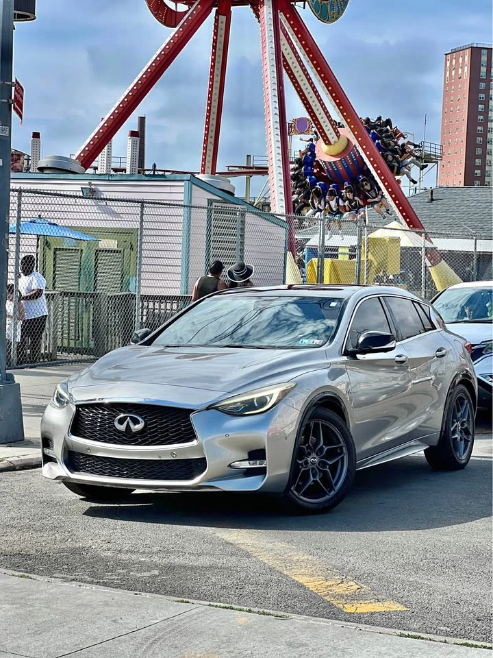 2017 Infiniti QX30 · Essential Sport Utility 4D