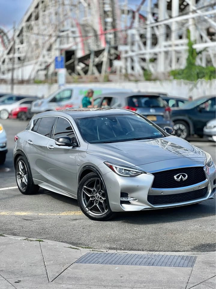 2017 Infiniti QX30 · Essential Sport Utility 4D - photo 2