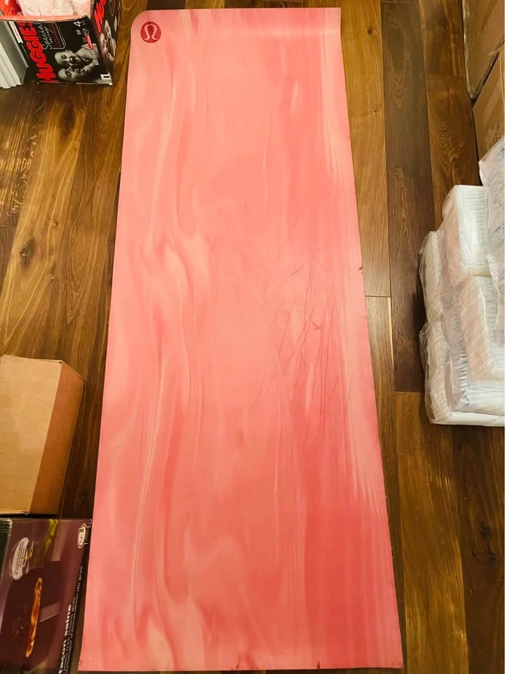 Lululemon Pink Marble Yoga Mat - photo 3