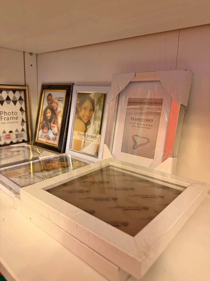 8 Picture frames