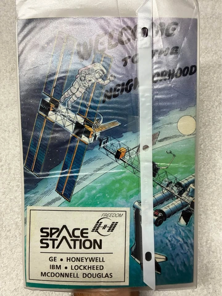 1989 NASA Adventures on Space Station Freedom Comic Book - photo 2