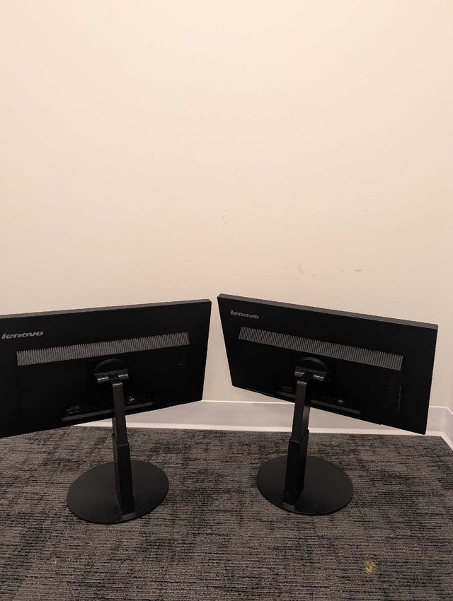 Lenovo 24" Monitor Pair || Mint Condition - photo 5