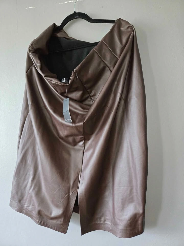 ELOQUII Faux Leather Skirt - photo 2