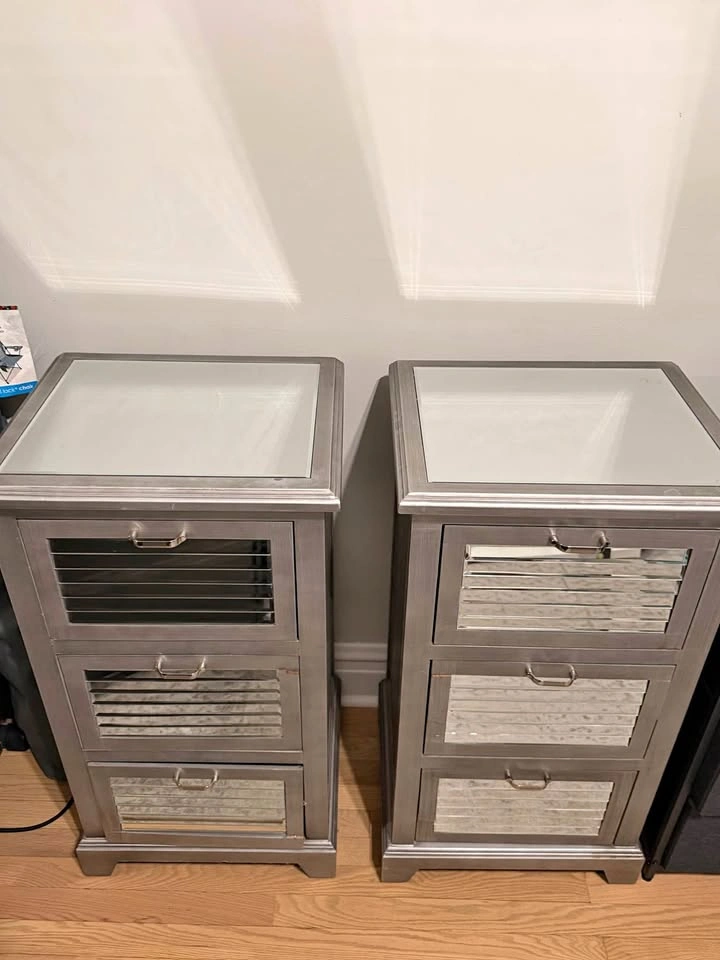Grey mirror night stand