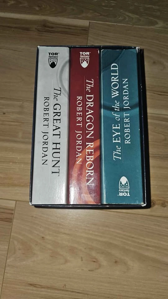 The Wheel of Time Box Sets 1 & 2 (Set 2 is Brand New / Sealed!) - photo 2