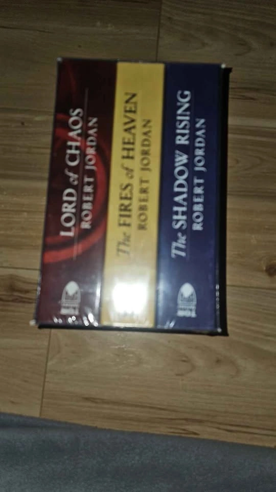 The Wheel of Time Box Sets 1 & 2 (Set 2 is Brand New / Sealed!) - photo 5