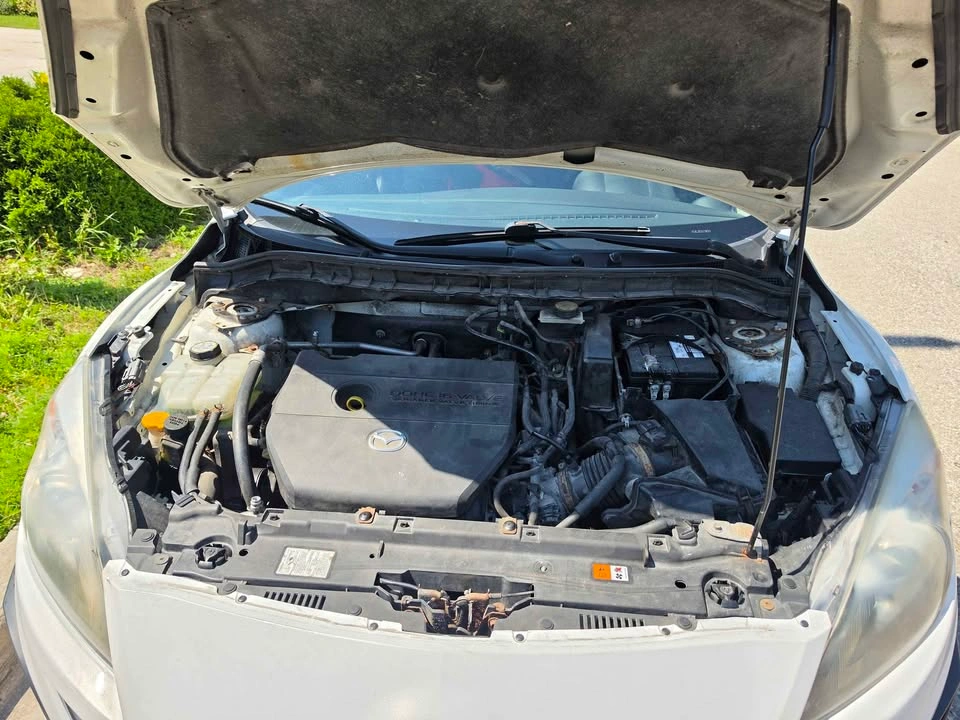 2011 Mazda MAZDA3 - photo 3