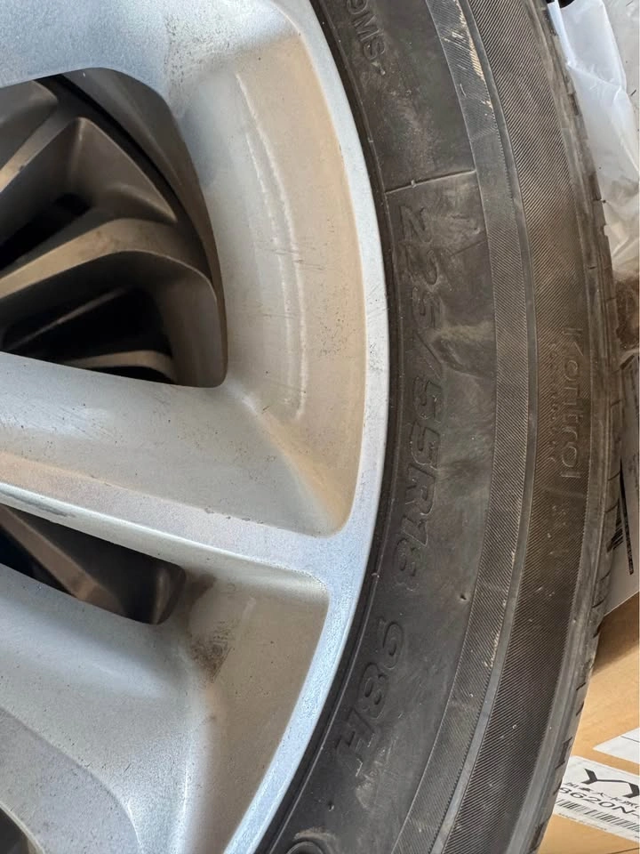 225/55R18 Hankook Tires & 18" OEM Buick Rims (5x115) - photo 3