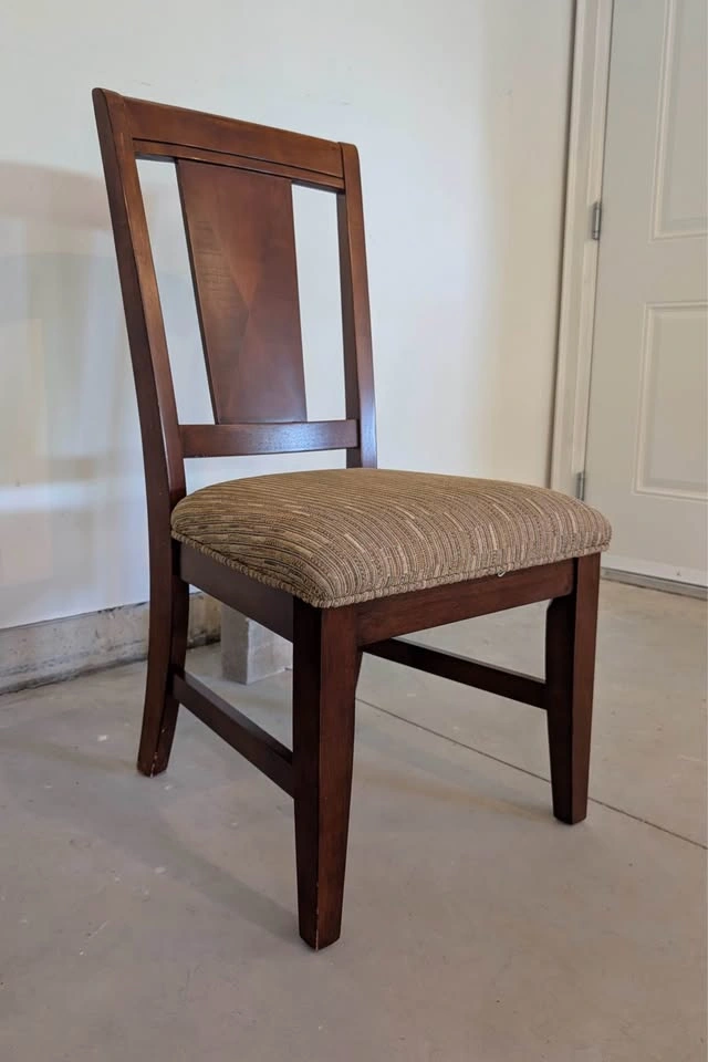 Dining Table Set- 6 chairs and Hutch - photo 3