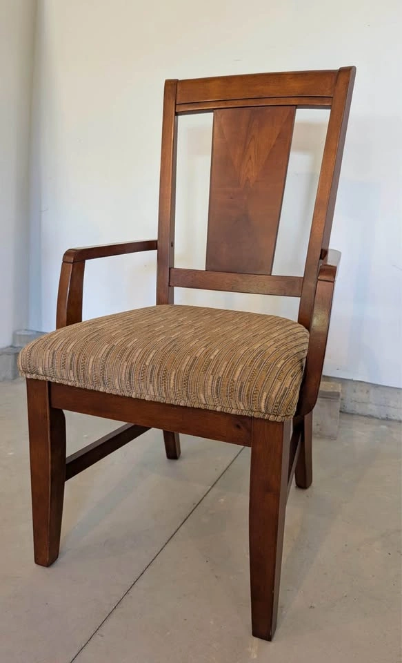 Dining Table Set- 6 chairs and Hutch - photo 4