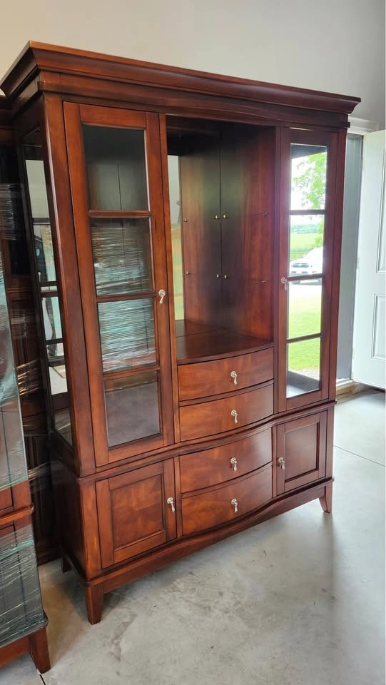 Dining Table Set- 6 chairs and Hutch - photo 5