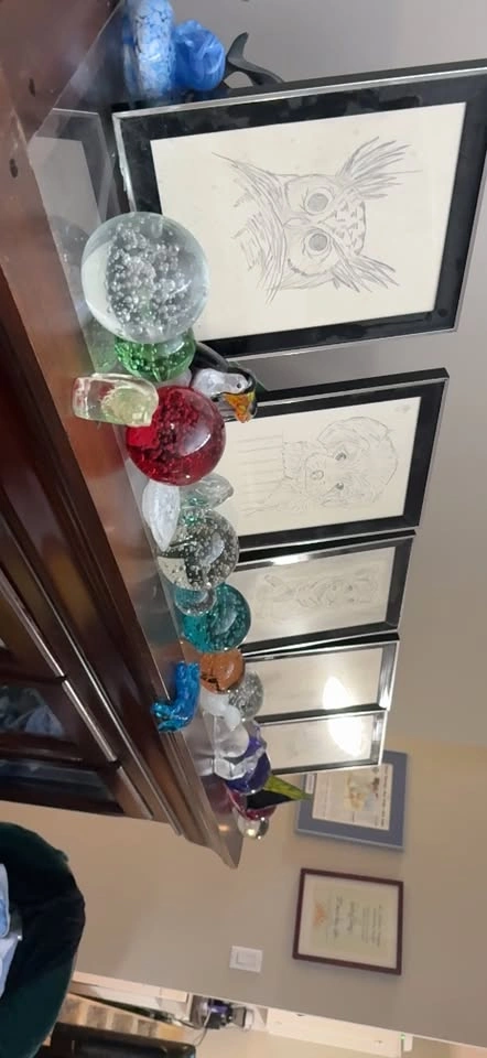 Assorted Decorative Items - photo 4