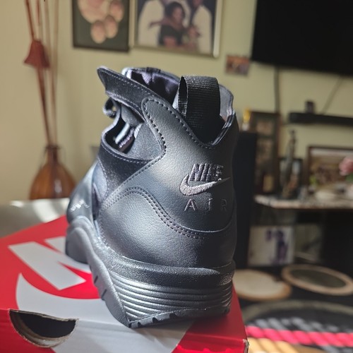 Nike Air Trainer Huarache Triple Black Men’s Size 12 - photo 4