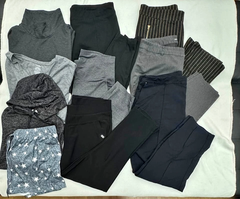 XL - Womens Clothes Bundle (#25)