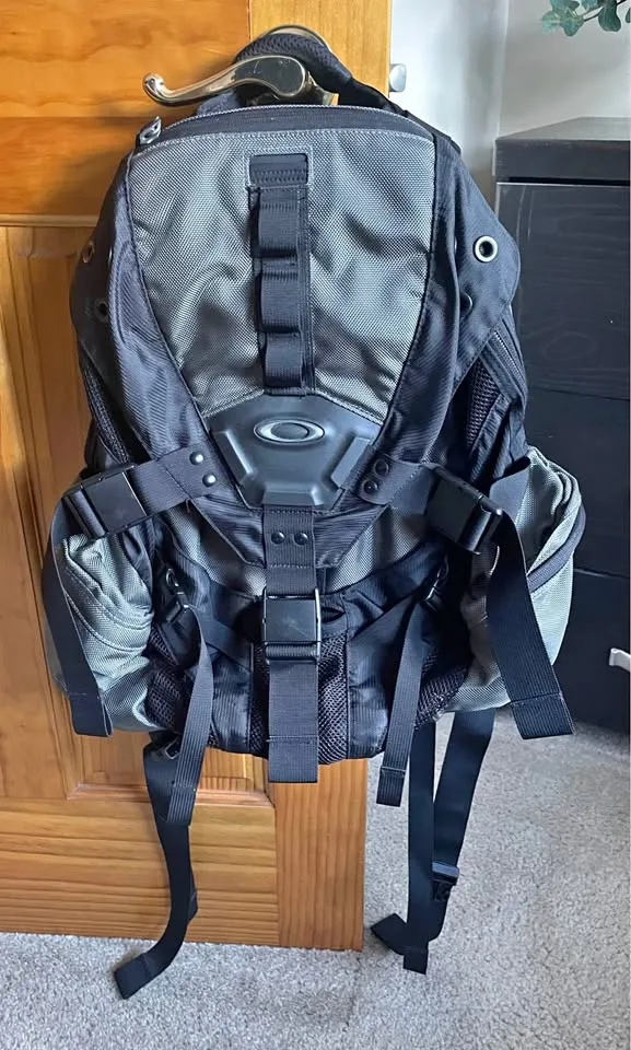 Oakley Icon 3.0 Tactical Backpack. Rare/Vintage, $200 OBO! thumbnail
