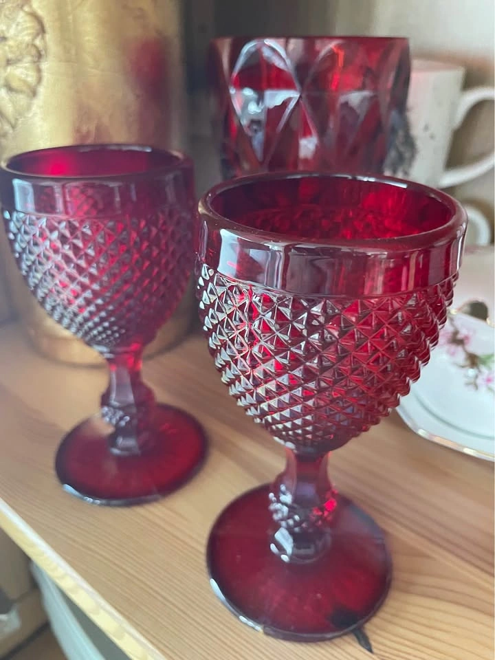 Pair of Vista Alegre Portugal "Bicos" Ruby Red Wine Goblets - photo 3