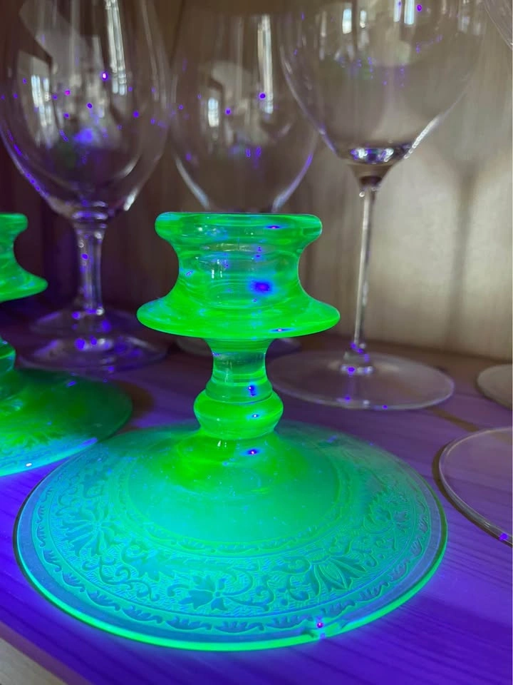Pair of Vintage 1930s Green Uranium Glass Candlesticks - photo 2