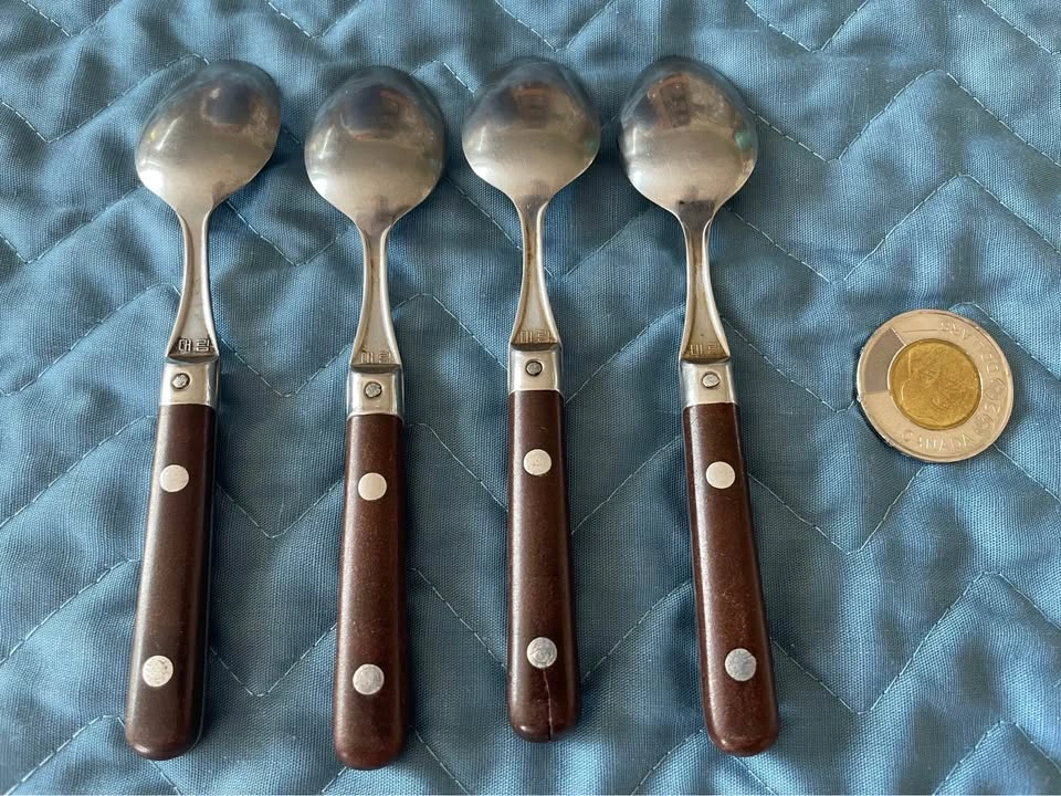 4-Piece Vintage Mid-Century Faux-Wood Teaspoon Set - Daelim - photo 2