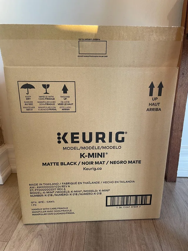 Keurig (K-mini) brand new in box + set of mugs thumbnail