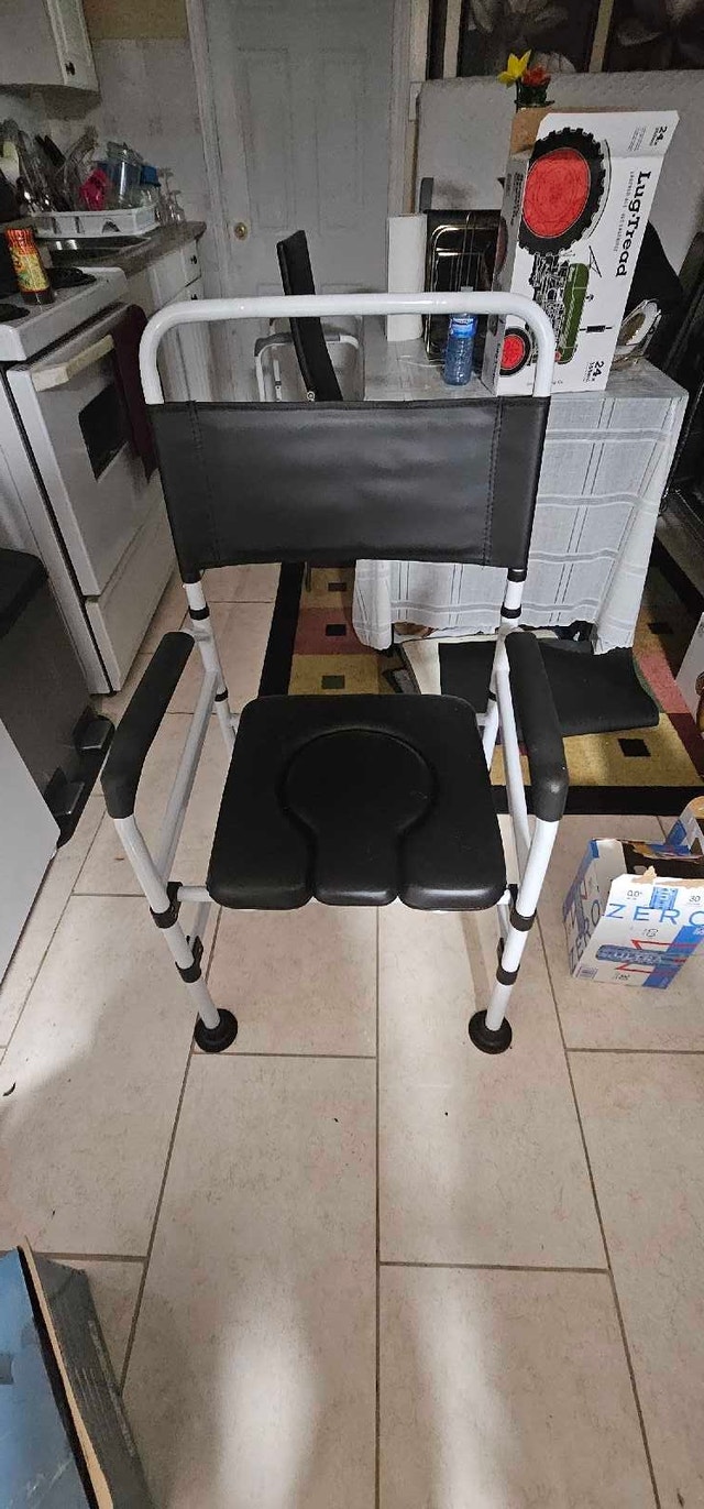 Bedside Commode - photo 4