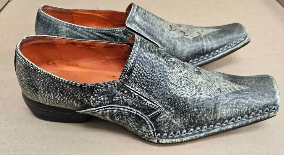 Robert Wayne Men's Y2K Gothic Tribal Distressed Loafers US 8 - photo 3