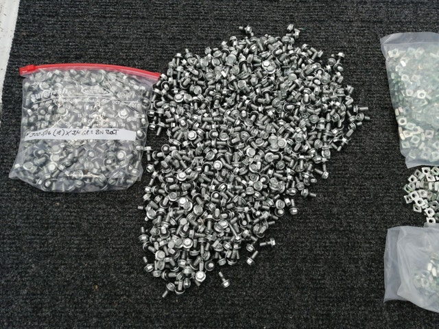 5/16 (18) x 3/4 GR 2 Bin Bolts