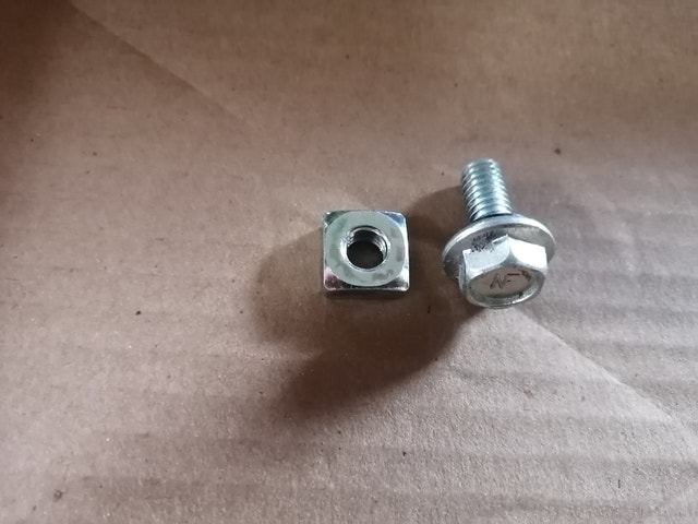 5/16 (18) x 3/4 GR 2 Bin Bolts - photo 3