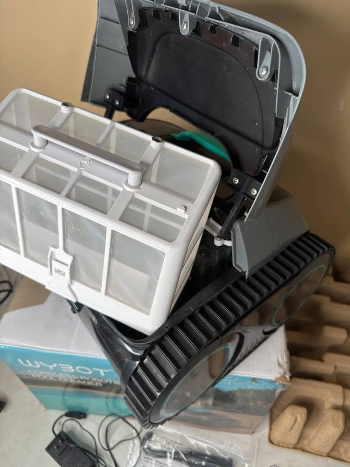 WYBOT B-OS7010C Cordless Robotic Pool Cleaner - photo 3
