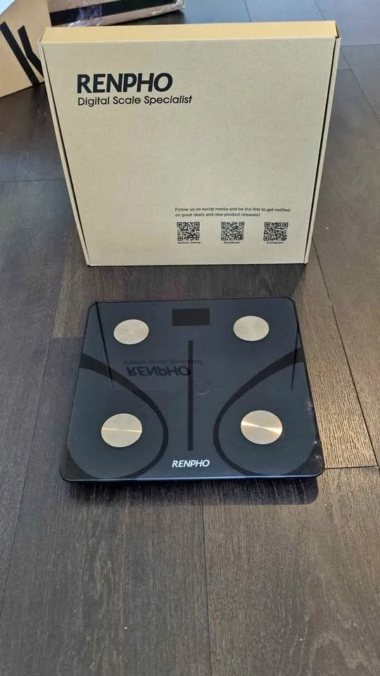 Glass digital bathroom scale