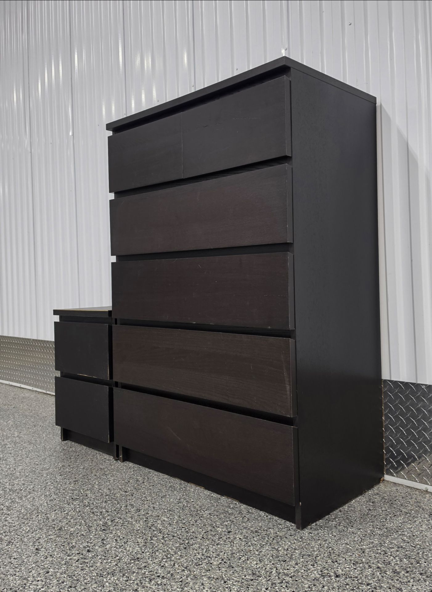 Chest of Drawers with Matching Nightstand - photo 3