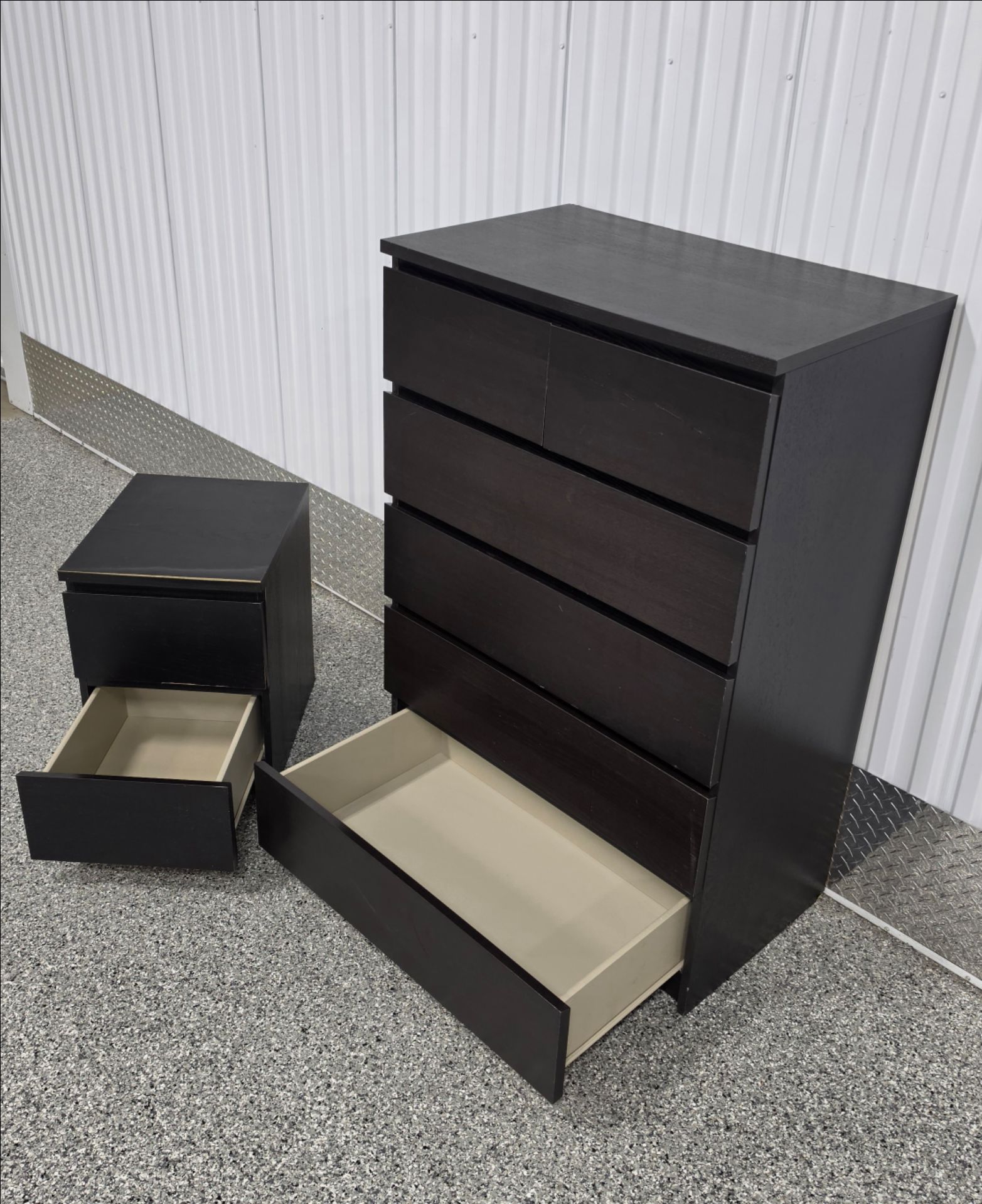 Chest of Drawers with Matching Nightstand - photo 5