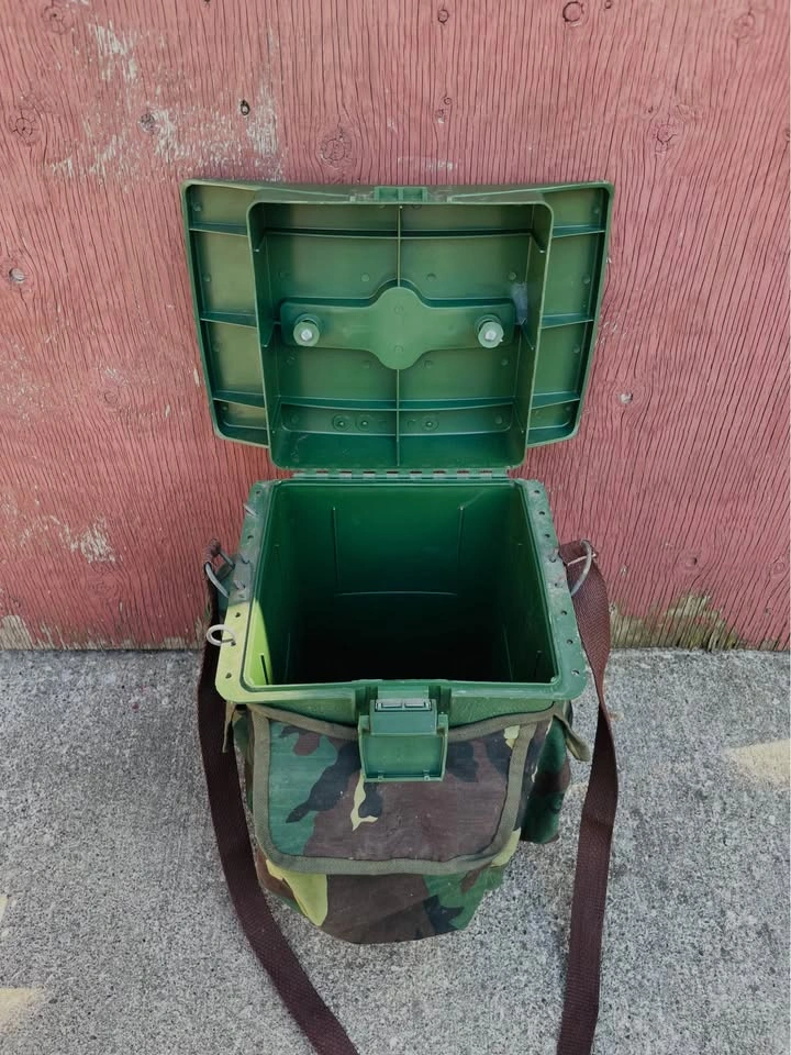 Vintage Woodstream Seat - photo 2