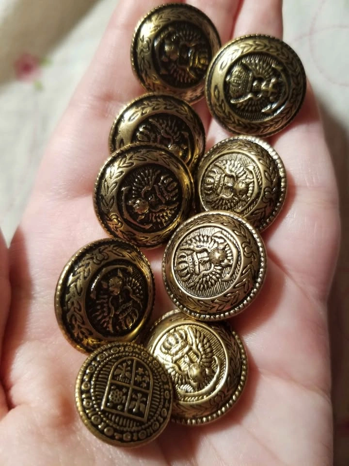Random Assortment of Buttons - photo 3