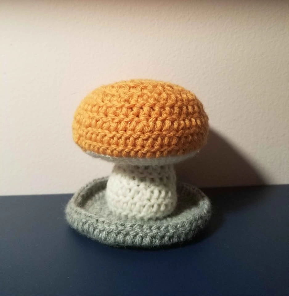 Orange Light Crochet Jewlery Holder Mushroom - photo 3