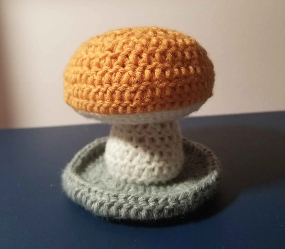 Orange Light Crochet Jewlery Holder Mushroom - photo 4