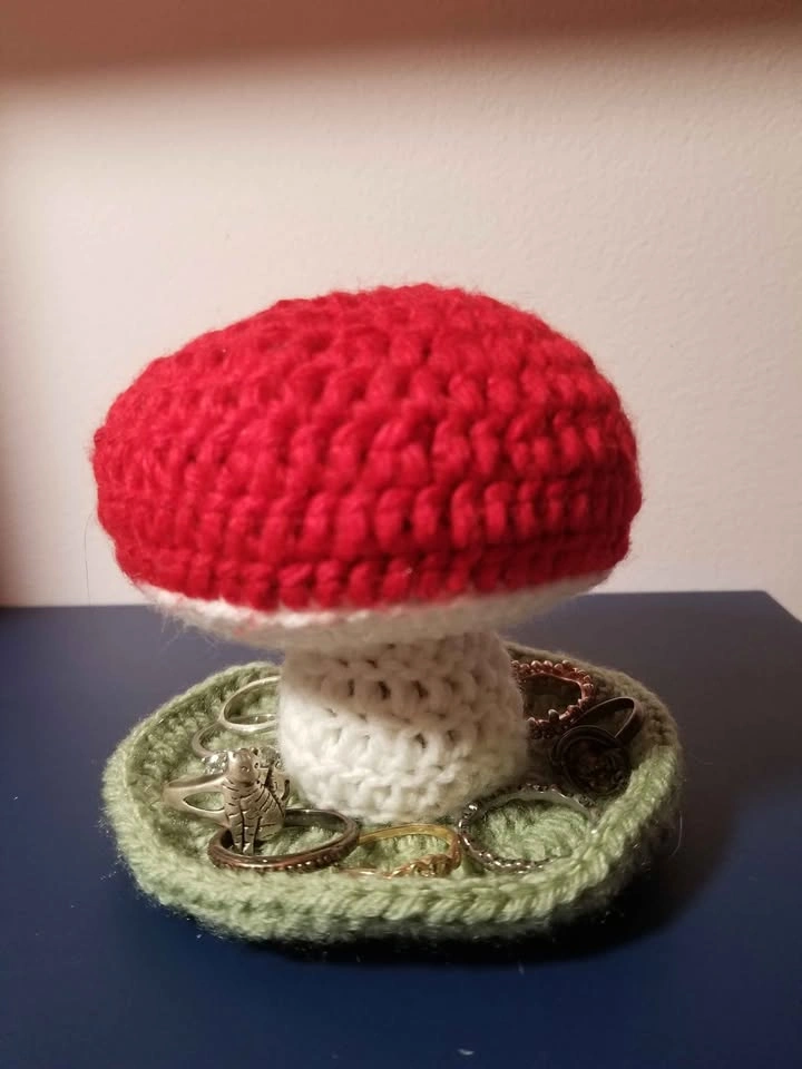 Jewelry Holder Display Red Mushroom Crochet - photo 2