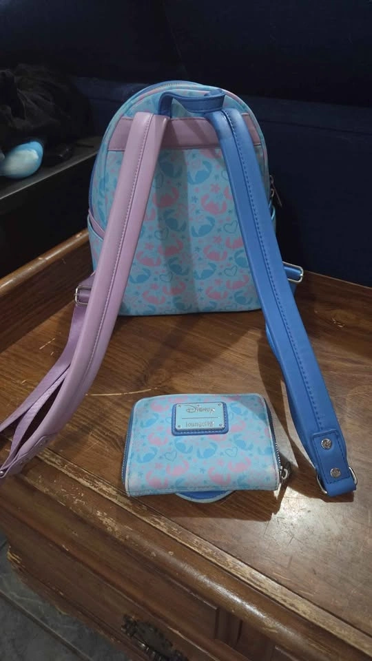 Stitch and angle backpack and wallet - photo 3