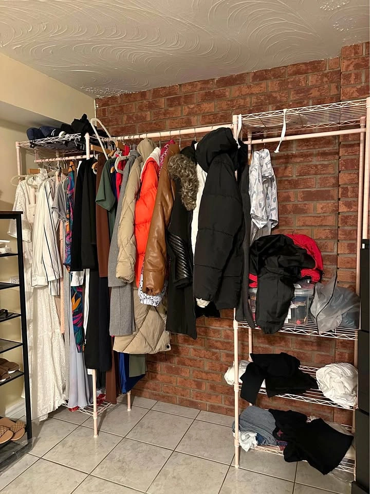 Metal clothes rack