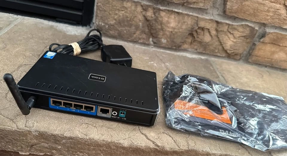 Wireless D-Link Router - photo 2