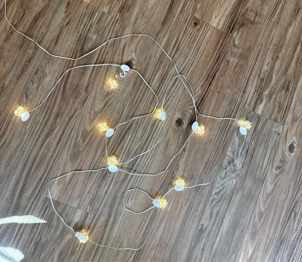 300 LED Curtain Fairy Lights with Remote, 9.8 × 9.8 Ft