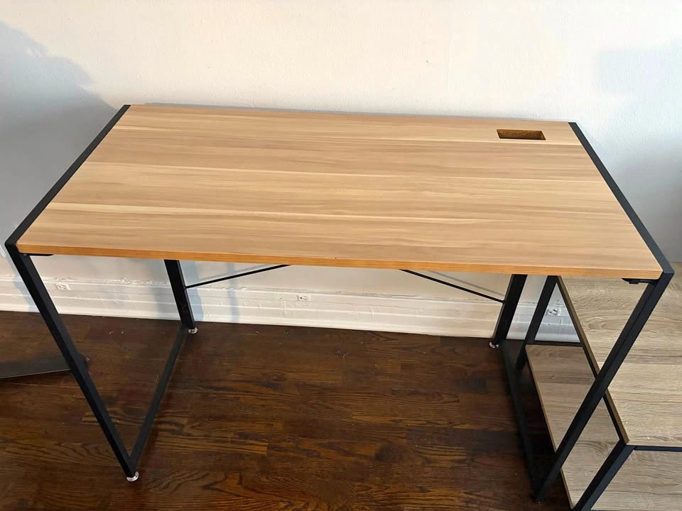 Foldable desk