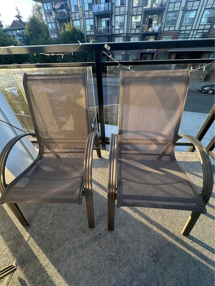 Patio table with 4 chairs - photo 3