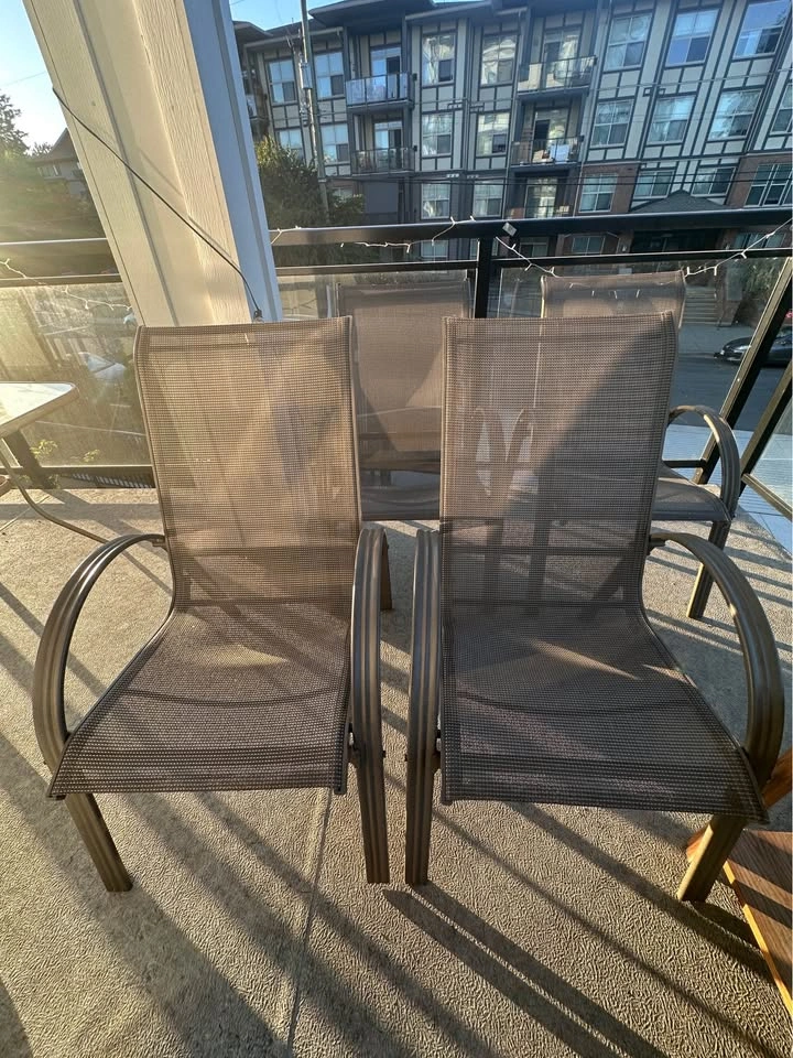 Patio table with 4 chairs - photo 4