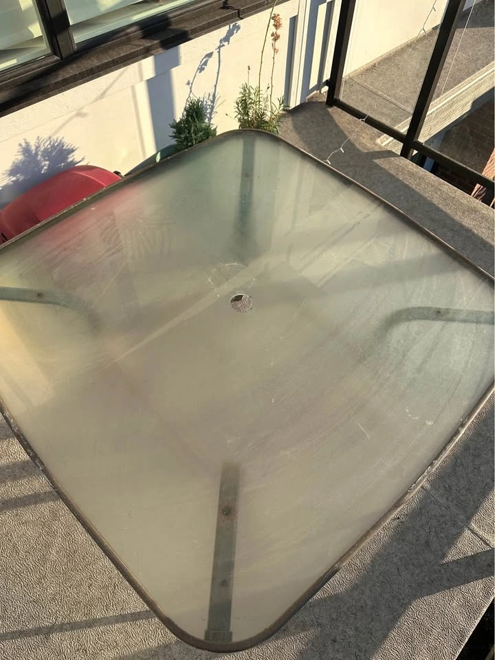 Patio table with 4 chairs - photo 5