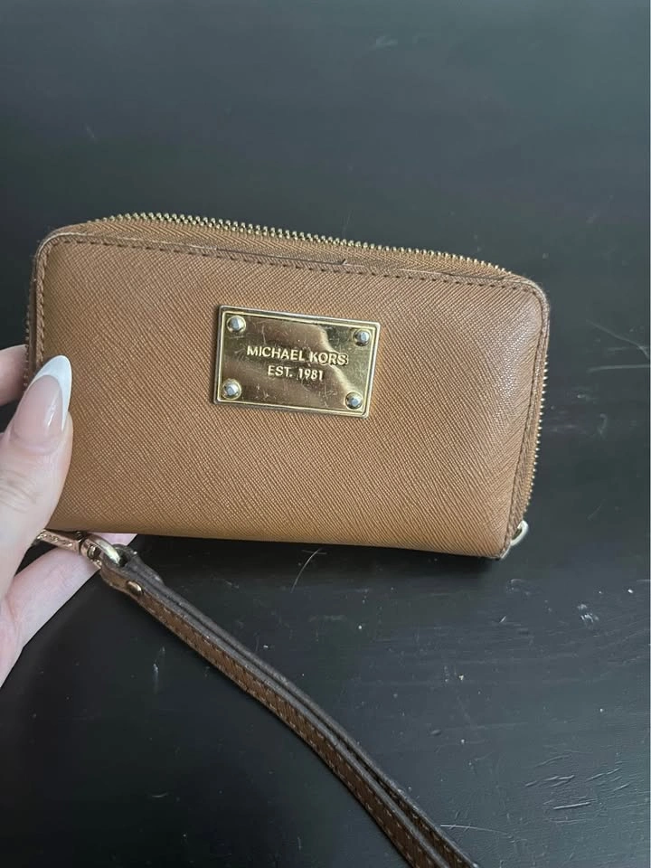 Michael Kors wristlet wallet